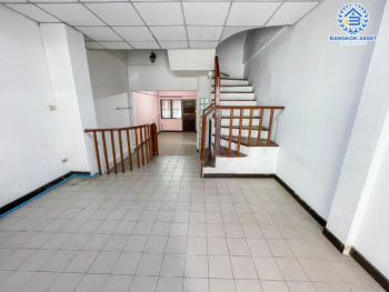 *****ทาวน์เฮ้าส์มือสอง นนทบุรี ม.นันทนาการ์เด้นท์1 ราชพฤกษ์  เนื้อที่กว้างถึง 19 ตร.ว. ฟังก์ชัน 2 ห้องนอน 2 ห้องน้ำ 1 ที่จอดรถ บ้านสวย สภาพภายในพร้อมเข้าอยู่ได้เลย โครงการตั้งบนทำเลดี เชื่อมต่อถนนราชพฤกษ์, ถนนรัตนาธิเบศร์ ใกล้รถไฟฟ้าสายสีม่วง "สถานีบางรักน้อยท่าอิฐ" และทางด่วน "งามวงศ์วาน"